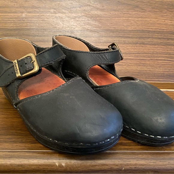 Women’s Dansko Sanita Black Leather Brass Buckle Clogs 7 - Picture 5 of 9